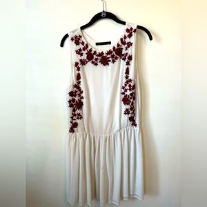 Embroidered Zara Shift Dress. Size M. Never worn!